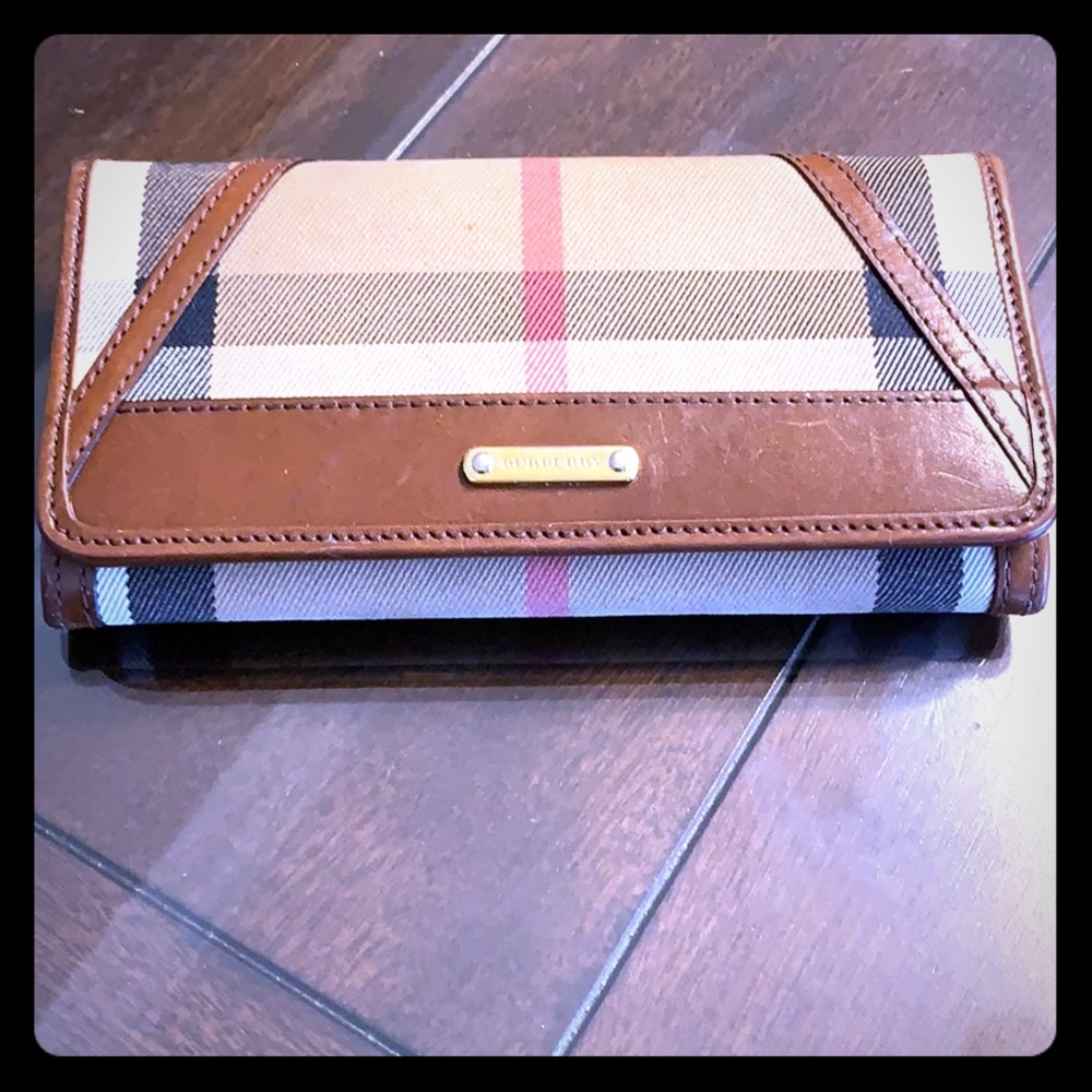 Gently used Classic Burberry Wallet